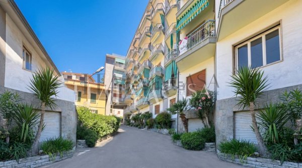 appartamento in vendita a Sanremo in zona Poggio