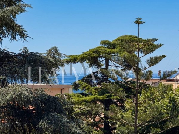appartamento in vendita a Sanremo in zona Poggio