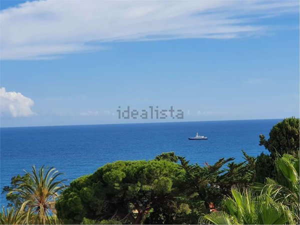 appartamento in vendita a Sanremo in zona Poggio