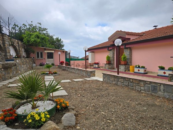 appartamento in vendita a Sanremo in zona Coldirodi
