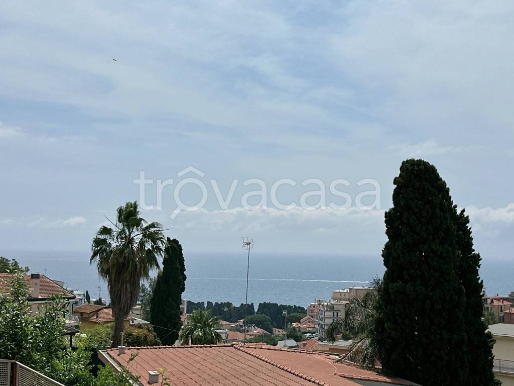 appartamento in vendita a Sanremo in zona Coldirodi