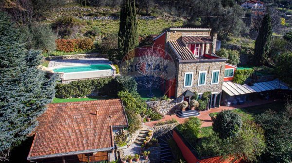 casa indipendente in vendita a Sanremo in zona Poggio