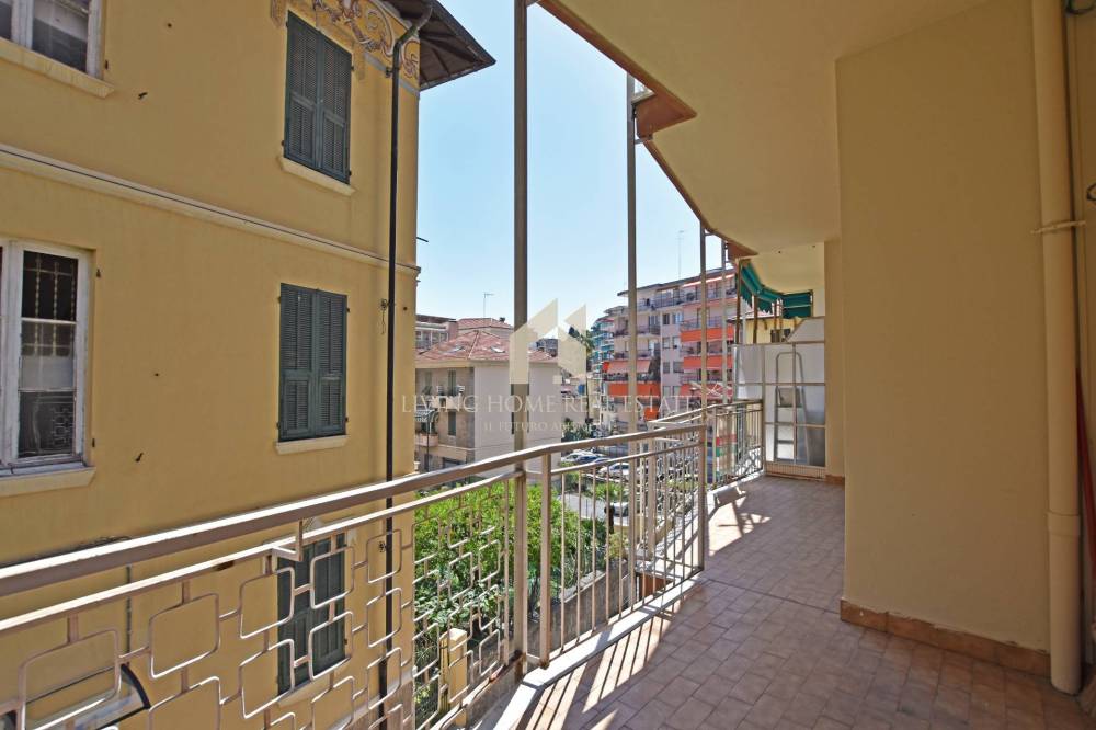 appartamento in vendita a Sanremo in zona Poggio
