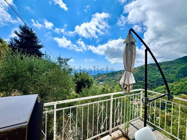 casa indipendente in vendita a Sanremo in zona Coldirodi