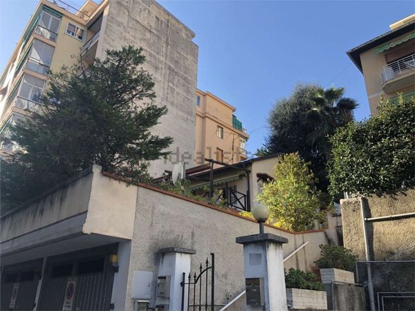 casa indipendente in vendita a Sanremo in zona Poggio
