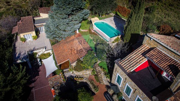 casa indipendente in vendita a Sanremo in zona Poggio