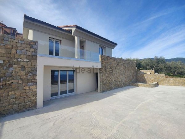 casa indipendente in vendita a Sanremo in zona Coldirodi