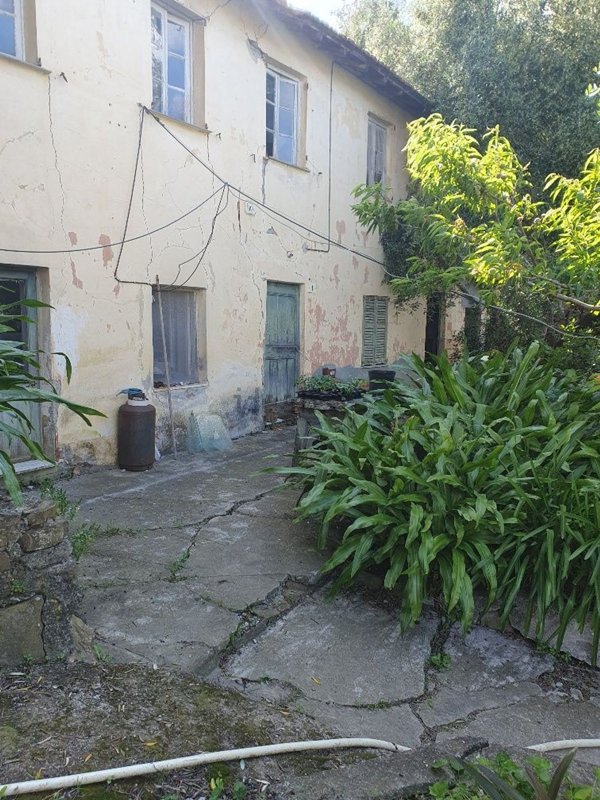 casa indipendente in vendita a Sanremo in zona Coldirodi