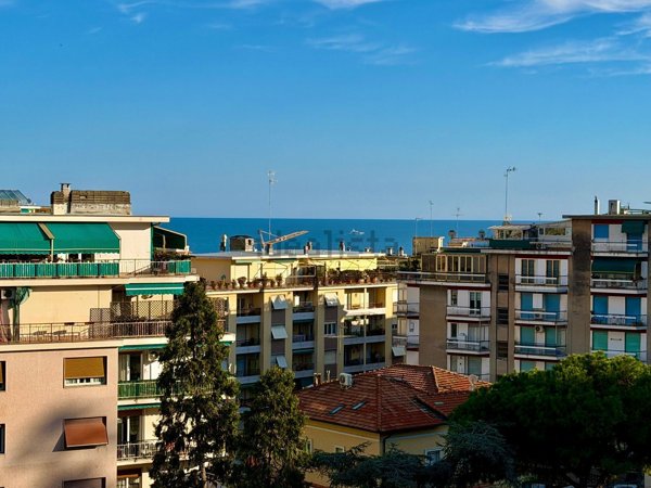 appartamento in vendita a Sanremo in zona Poggio