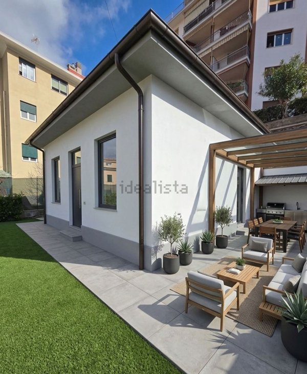 casa indipendente in vendita a Sanremo in zona Poggio