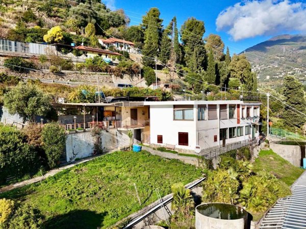casa indipendente in vendita a Sanremo