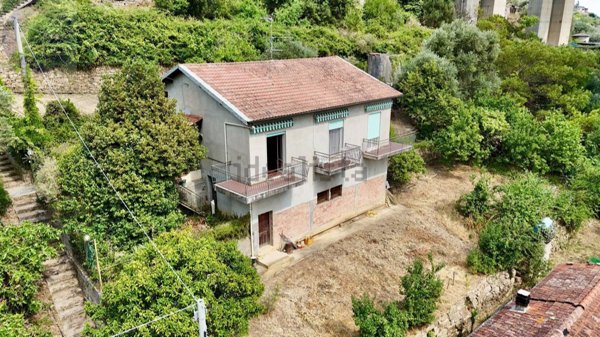 casa semindipendente in vendita a Sanremo