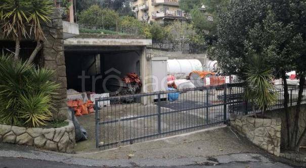 locale commerciale in vendita a Sanremo in zona Coldirodi