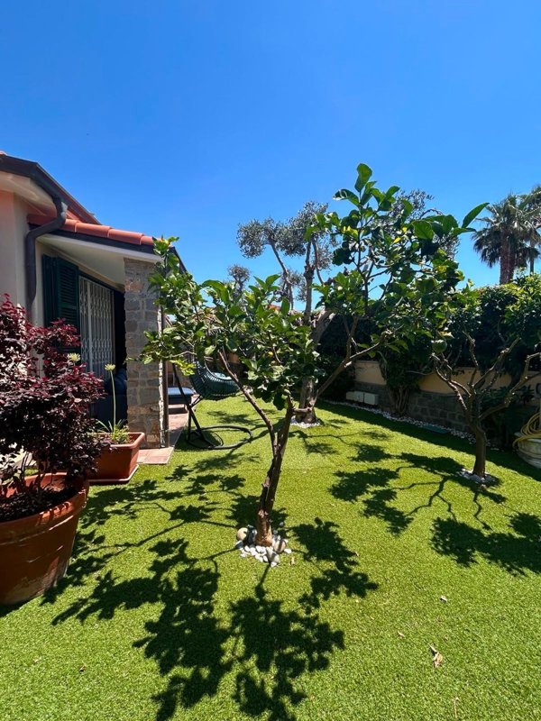 casa indipendente in vendita a Sanremo