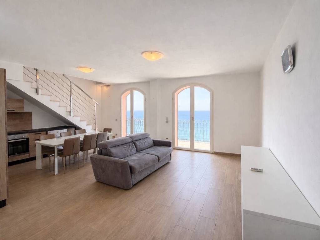 appartamento in vendita a Sanremo in zona Poggio