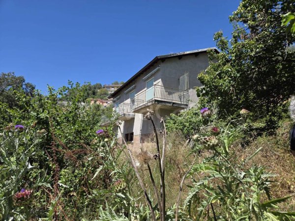casa indipendente in vendita a Sanremo