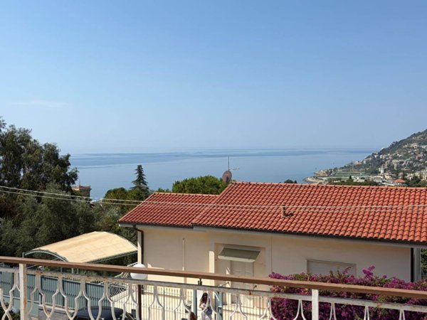 casa indipendente in vendita a Sanremo