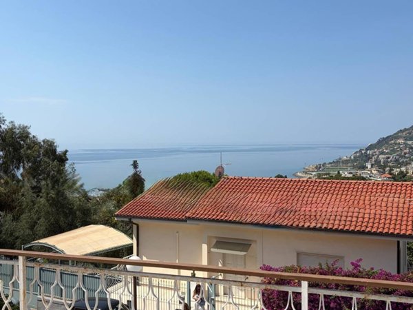 casa indipendente in vendita a Sanremo
