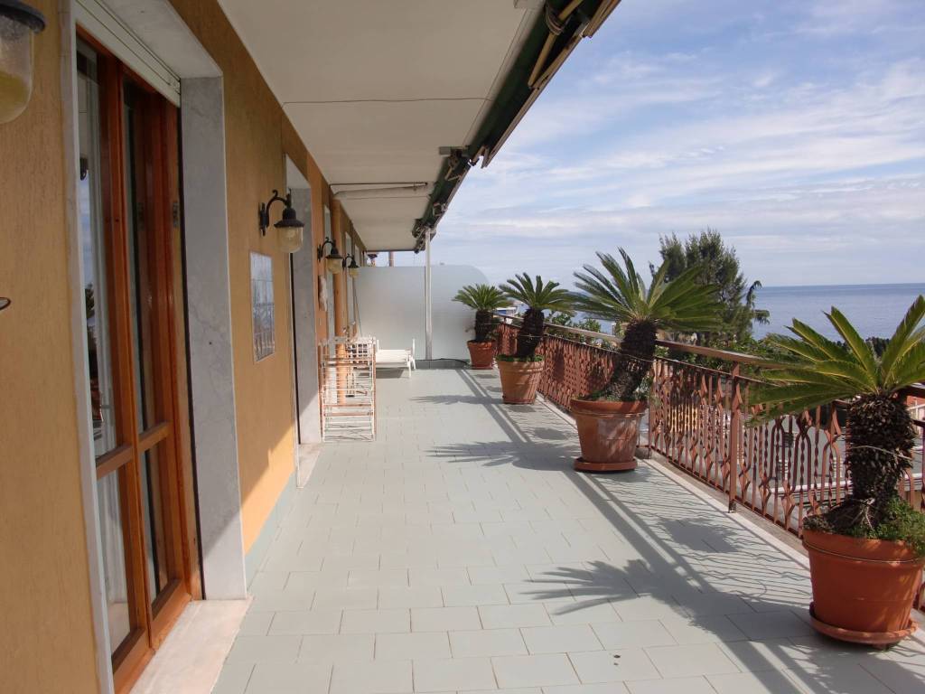 appartamento in vendita a Sanremo in zona Coldirodi