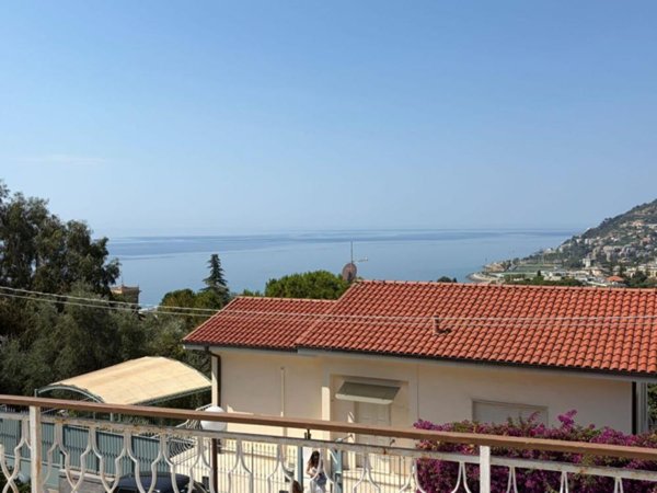casa indipendente in vendita a Sanremo