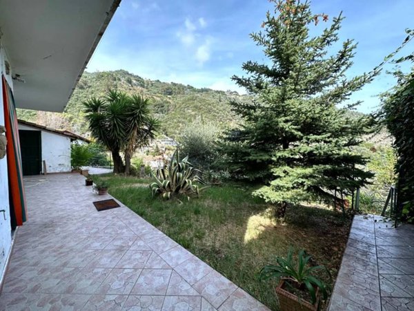 casa indipendente in vendita a Sanremo