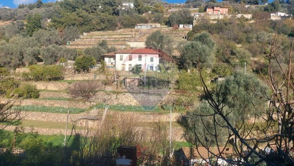 casa semindipendente in vendita a Sanremo in zona Coldirodi