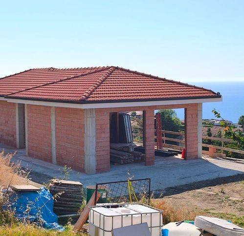 casa indipendente in vendita a Sanremo in zona Coldirodi
