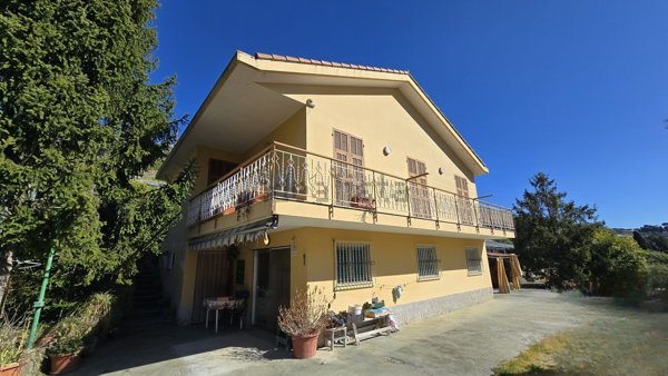 casa indipendente in vendita a Sanremo in zona Coldirodi