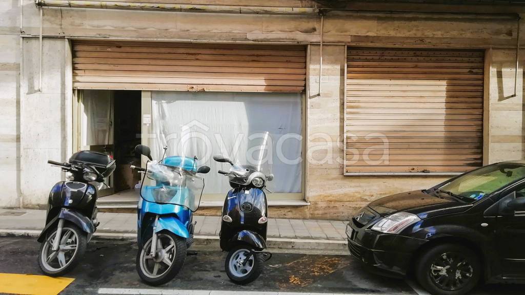 locale commerciale in vendita a Sanremo