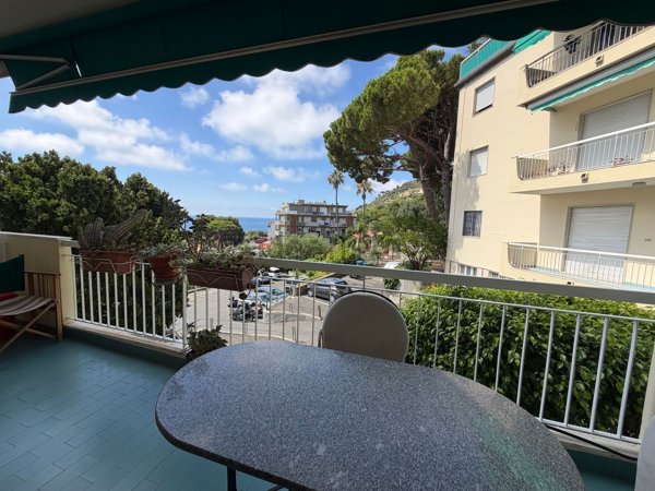 appartamento in vendita a Sanremo in zona Coldirodi