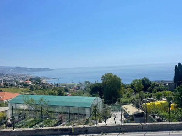 casa indipendente in vendita a Sanremo
