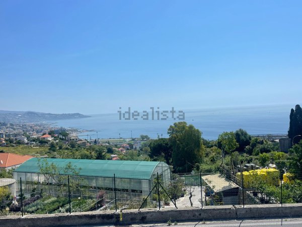 casa indipendente in vendita a Sanremo in zona Coldirodi