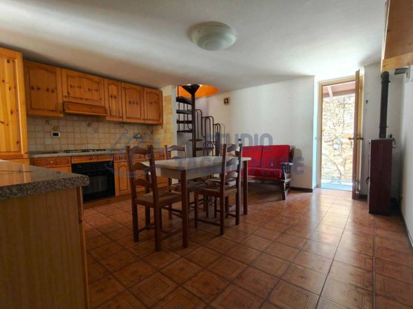 appartamento in vendita a Sanremo in zona Coldirodi