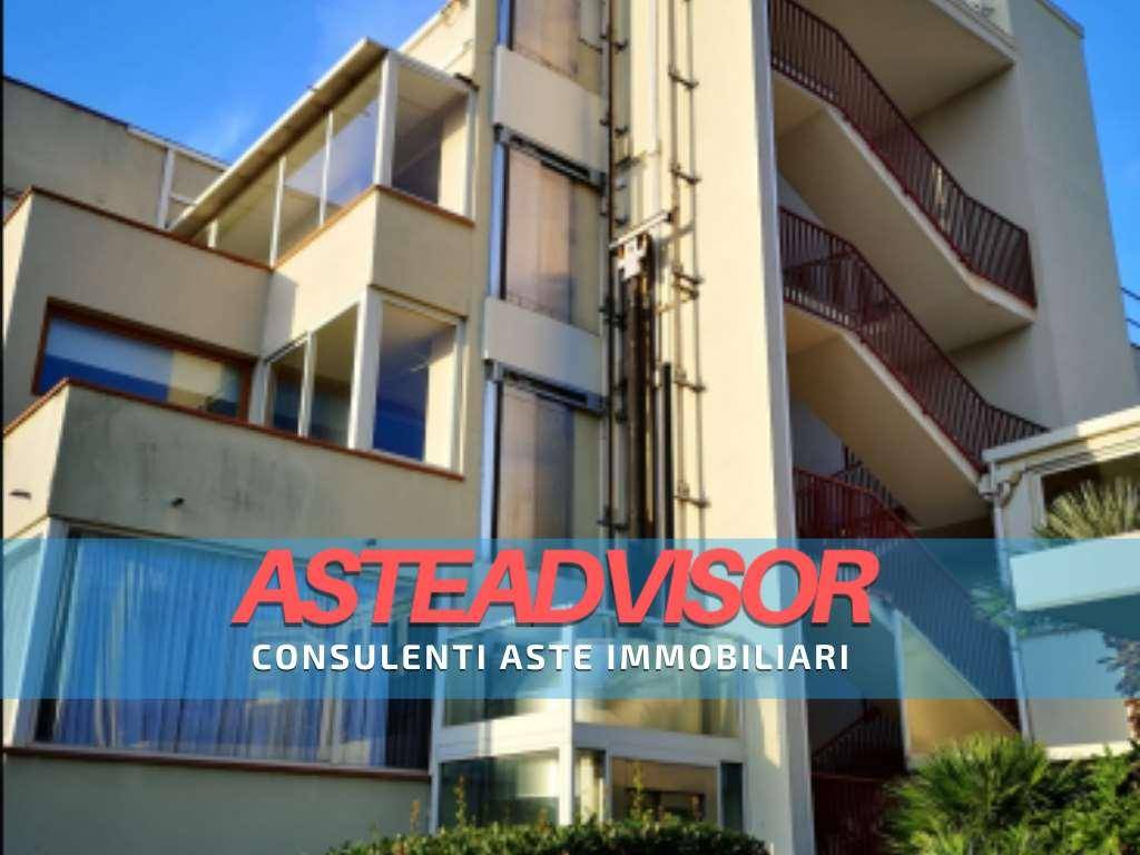negozio in vendita a Sanremo in zona Coldirodi