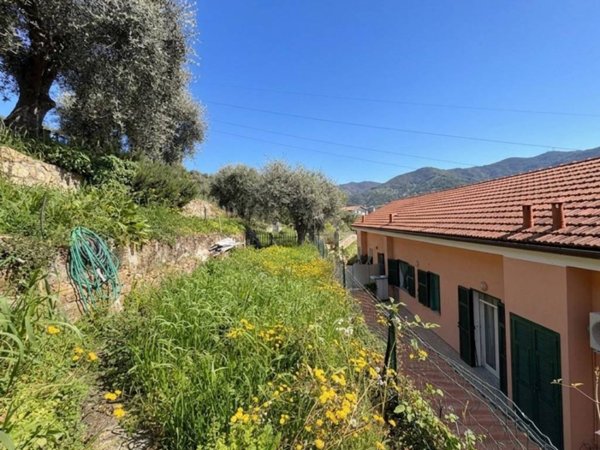 casa indipendente in vendita a Sanremo