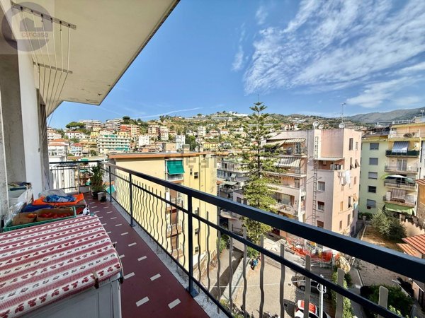 appartamento in vendita a Sanremo in zona Poggio