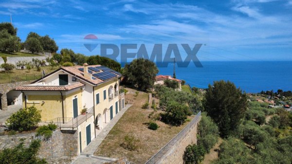 casa indipendente in vendita a Sanremo