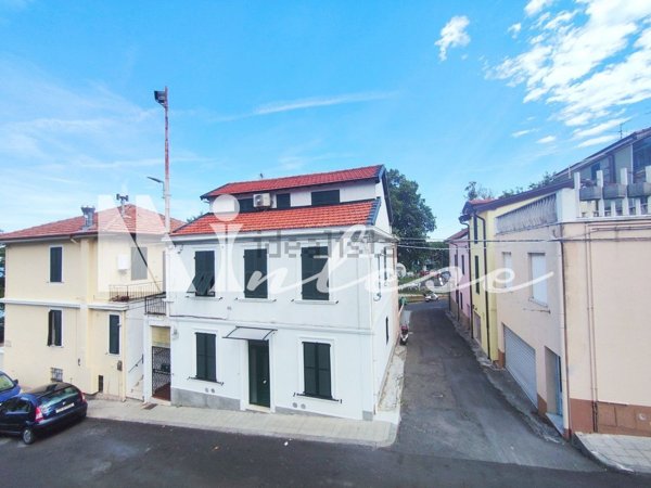 appartamento in vendita a Sanremo in zona Bussana