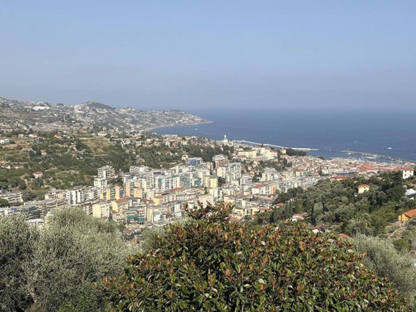 casa indipendente in vendita a Sanremo