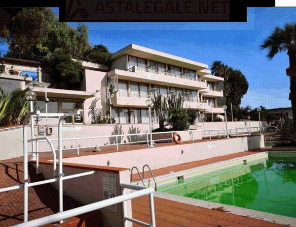negozio in vendita a Sanremo in zona Coldirodi