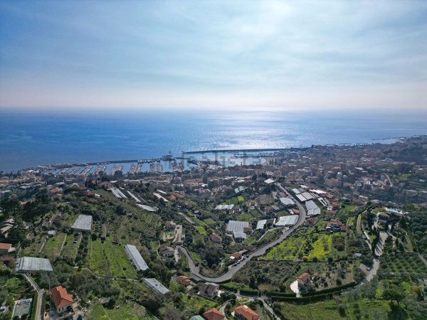 casa indipendente in vendita a Sanremo in zona Poggio