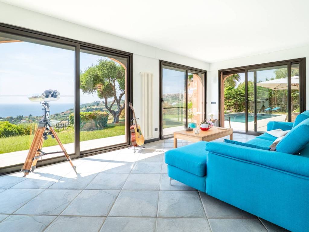 casa indipendente in vendita a Sanremo in zona Coldirodi