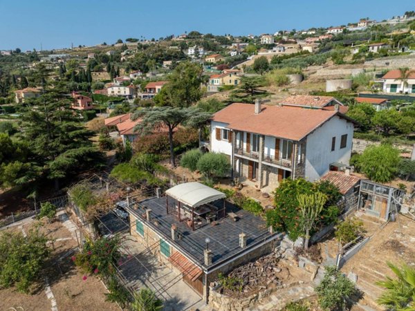 casa indipendente in vendita a Sanremo