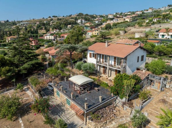 casa indipendente in vendita a Sanremo