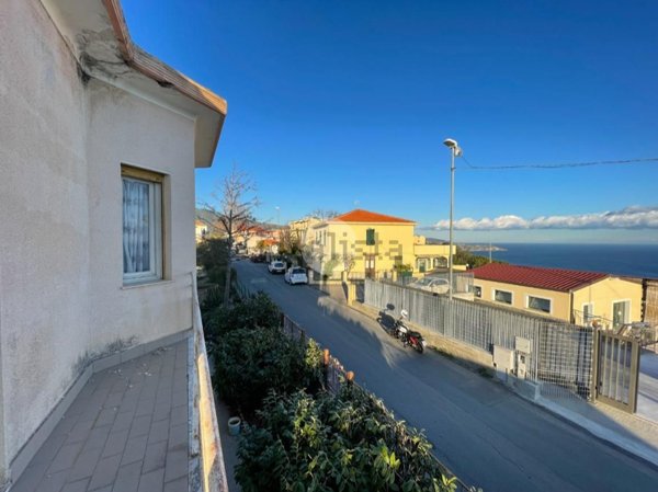 casa indipendente in vendita a Sanremo in zona Coldirodi