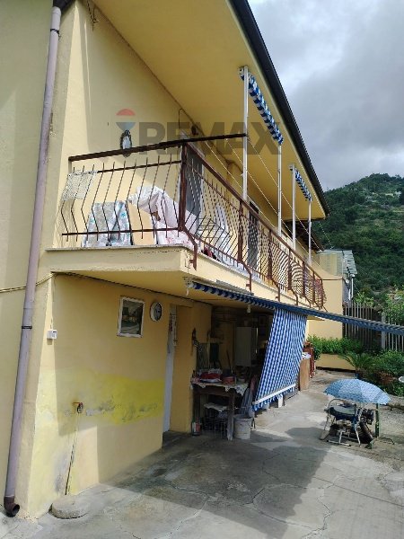 casa indipendente in vendita a Sanremo in zona Coldirodi