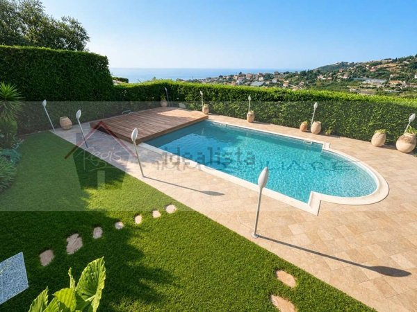 casa indipendente in vendita a Sanremo