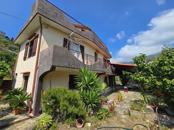 casa indipendente in vendita a Sanremo