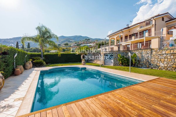 casa indipendente in vendita a Sanremo in zona Coldirodi