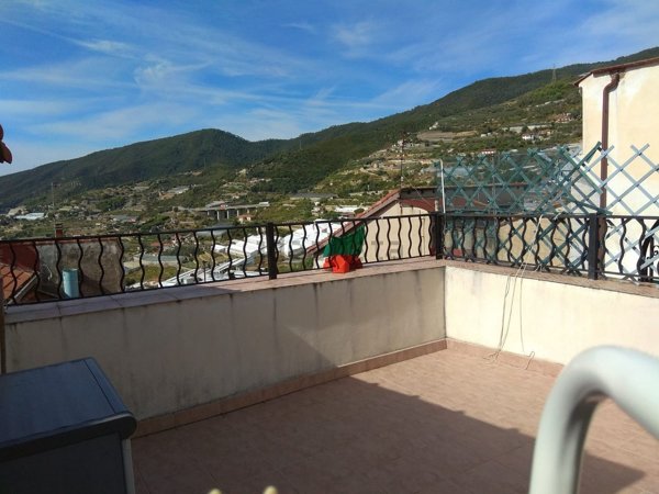appartamento in vendita a Sanremo in zona Coldirodi